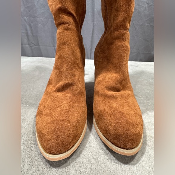 Elegant Tan Knee-High Women's Boots Size 9 - Picture 7 of 13